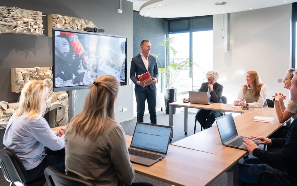 Advies en onderzoeksvraagstuk contact